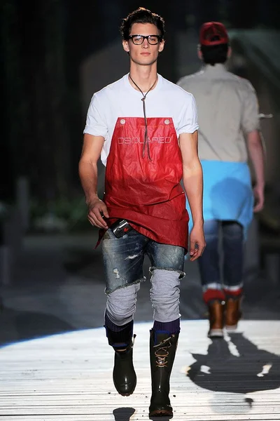 Look 30